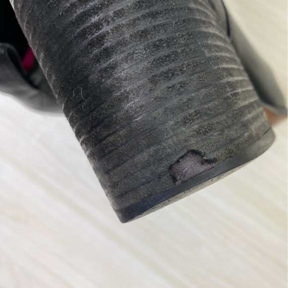 Vionic Black leather square toe Lyssa ankle Chelsea boots size 7.5 - Picture 4 of 13